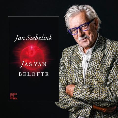 Foto van Jan Siebelink met naast hem de cover van het Boekenweekgeschenk 'Jas van belofte'