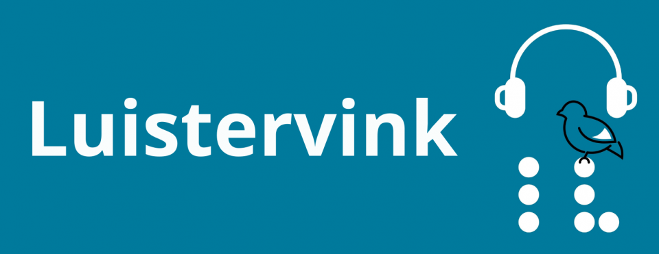 Blauwe achtergrond met daarop 'Luistervink' en het logo van Luistervink, de brailleletters 'L' en 'V' met daarboven een witte koptelefoon. Op de brailleletter 'V' zit een vogeltje. 